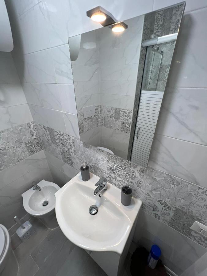 Cristiano Room Наполи Екстериор снимка