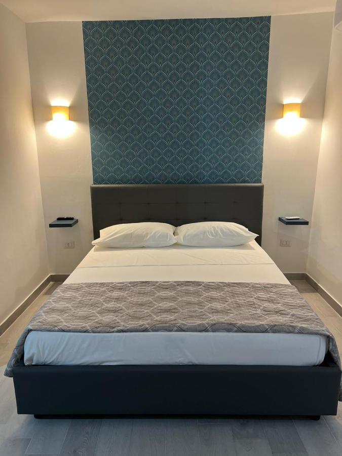 Cristiano Room Наполи Екстериор снимка